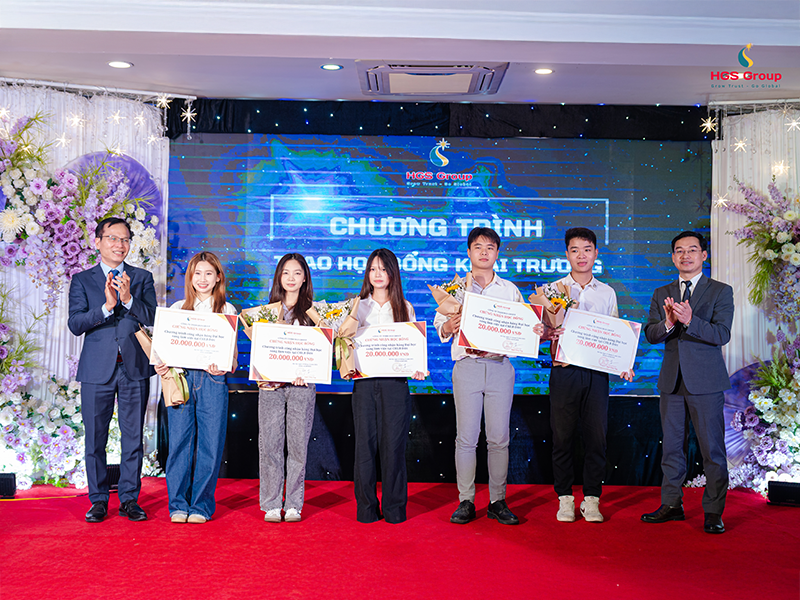 HGS Group trao học bổng cho 5 bạn sinh viên đăng ký sớm chương trình chuyển đổi bằng (visa 18B)